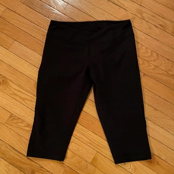 Zella black live in Capri cropped leggings medium - Picture 2 of 4